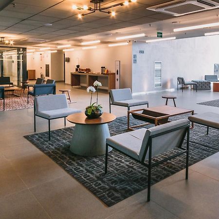 Novotel Ленсойс Паулиста Екстериор снимка