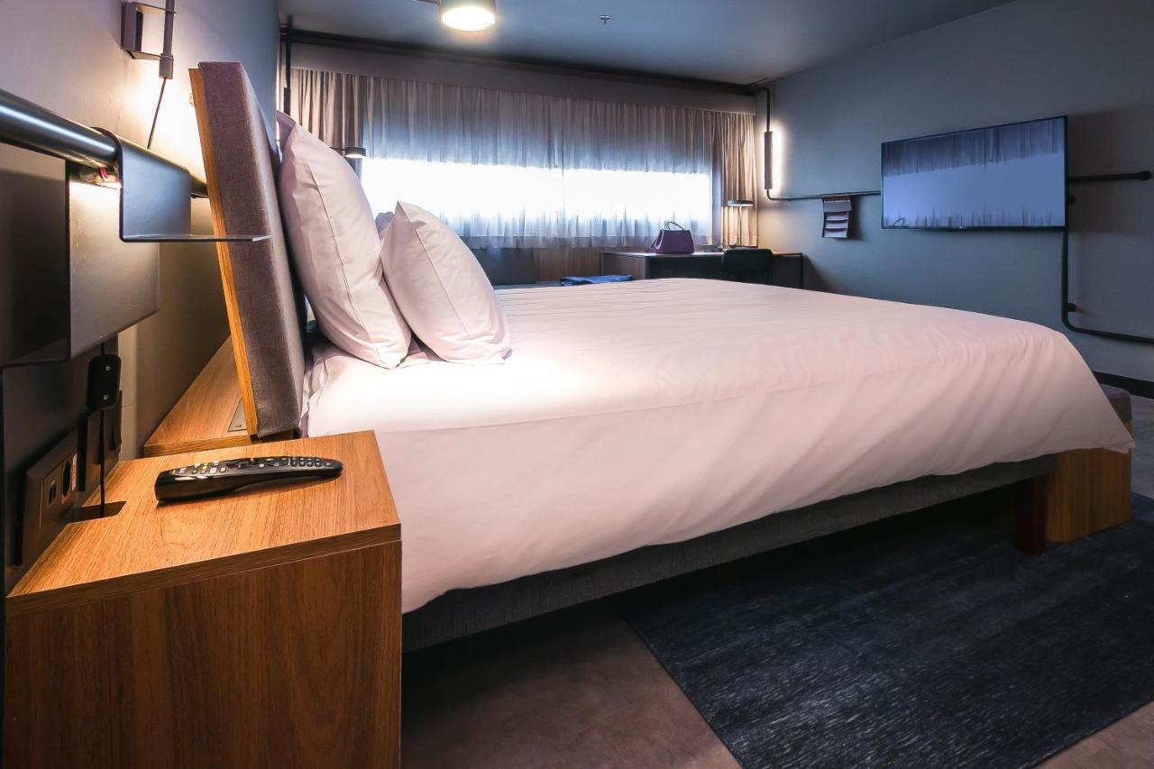 Novotel Ленсойс Паулиста Екстериор снимка