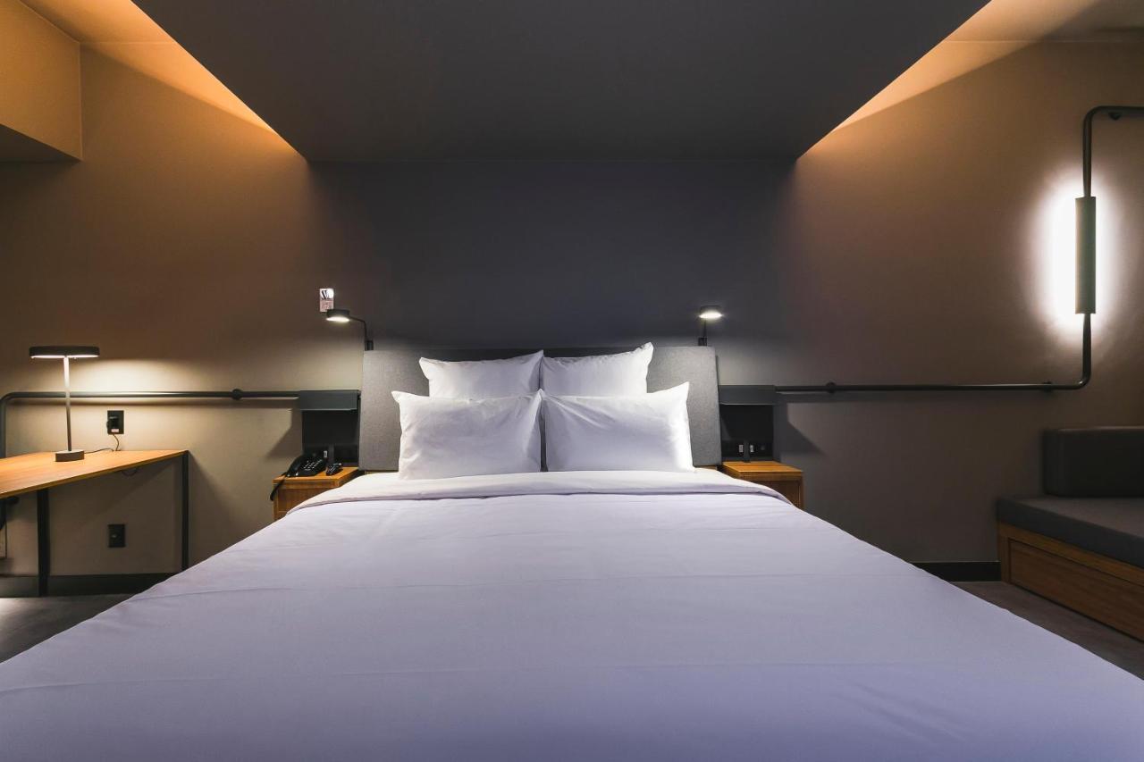 Novotel Ленсойс Паулиста Екстериор снимка