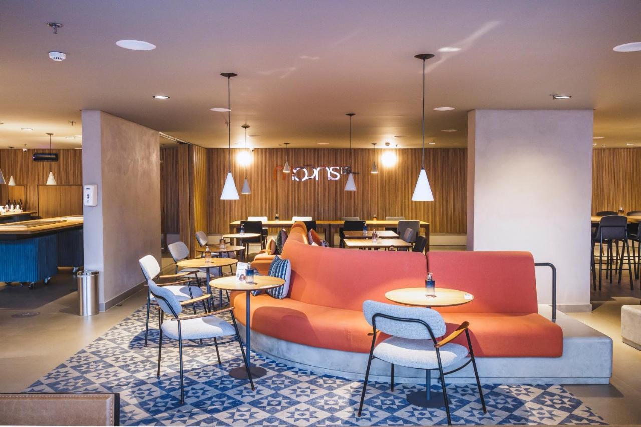 Novotel Ленсойс Паулиста Екстериор снимка