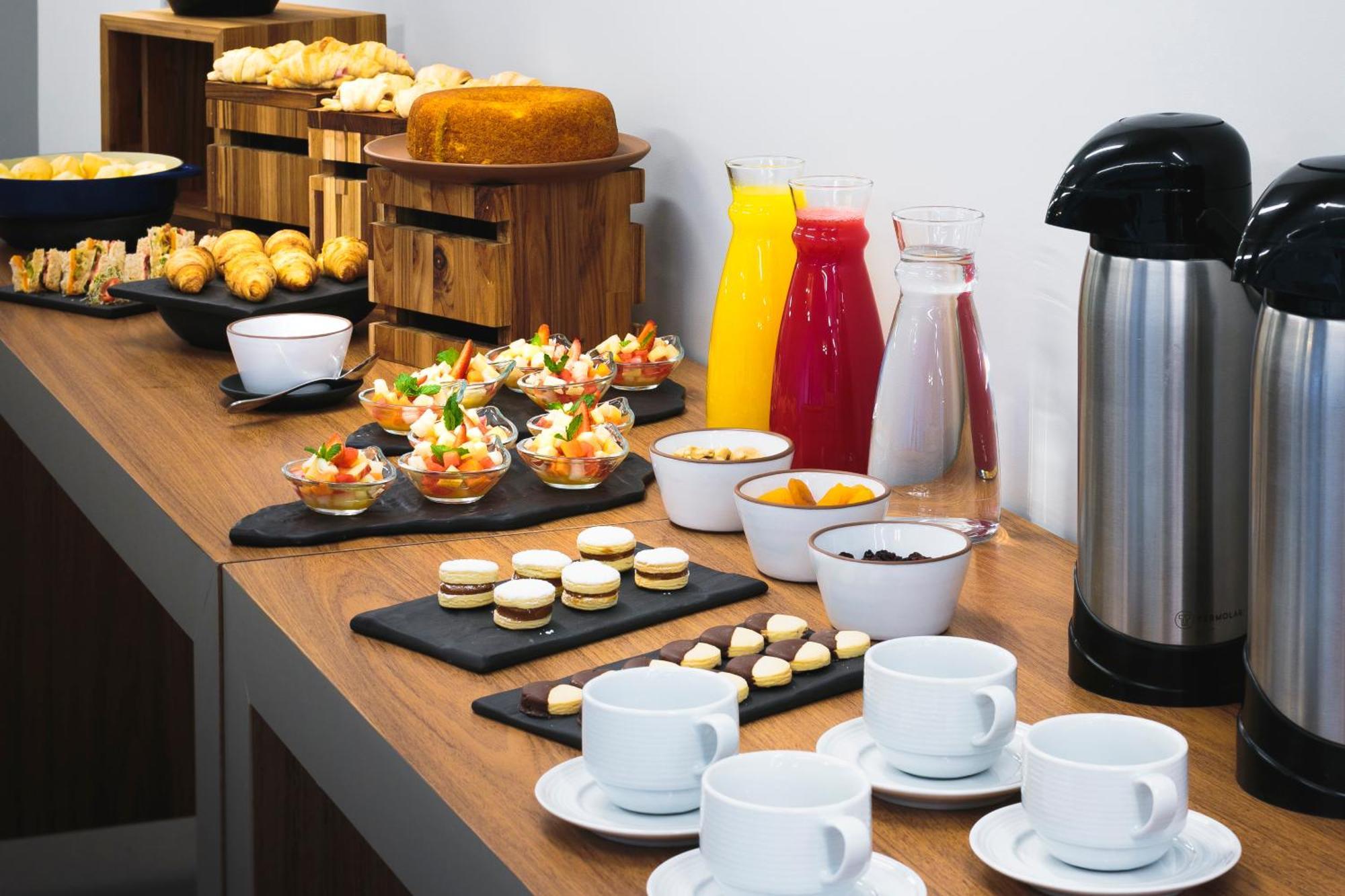 Novotel Ленсойс Паулиста Екстериор снимка